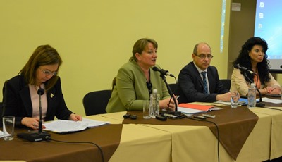 Заместник-министър Русинова