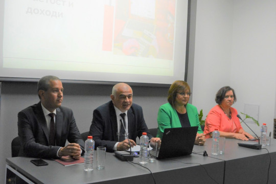 Помощта за отопление ще се повиши със 100 лв. и ще достигне до 310 000 души